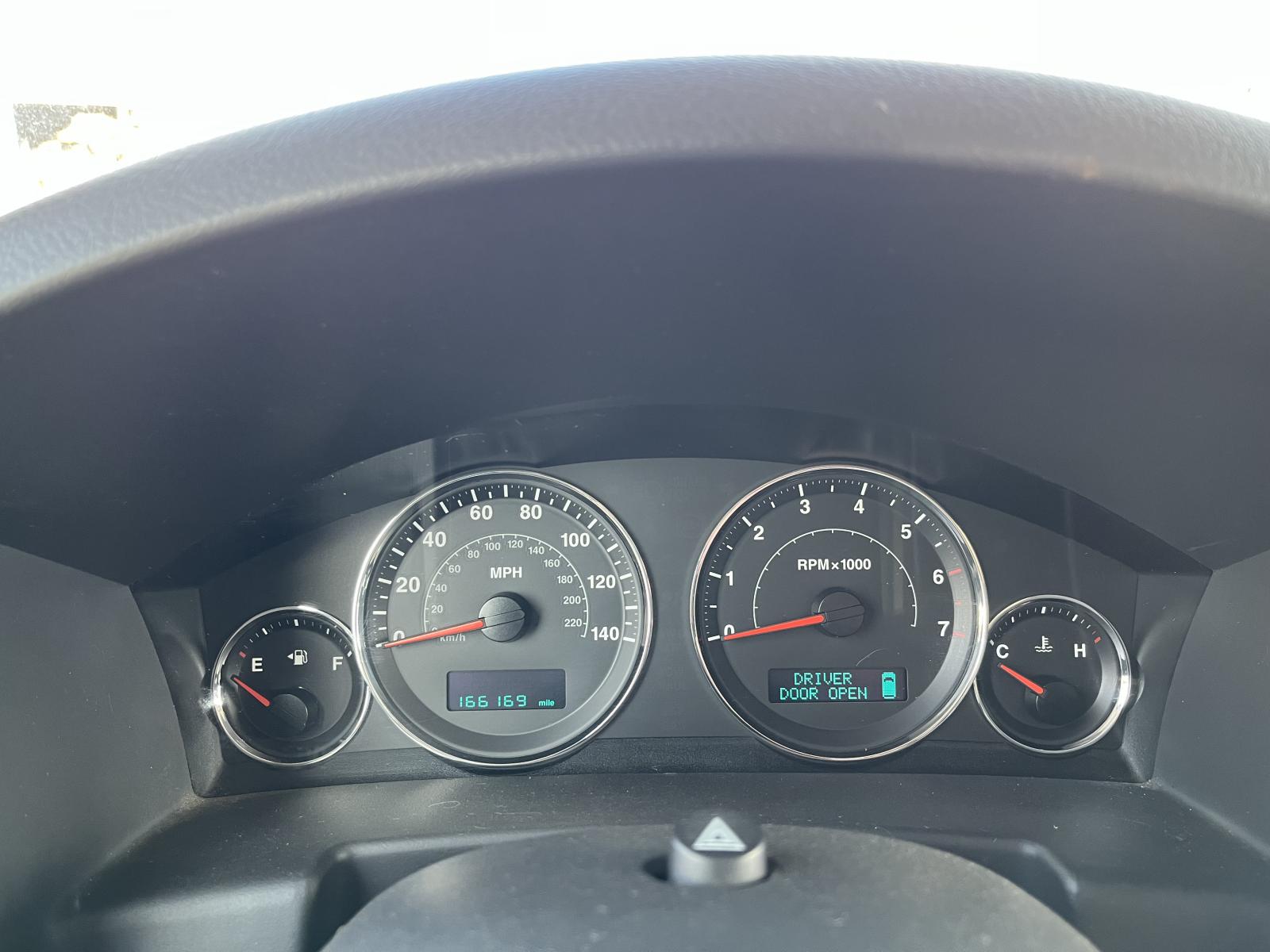 ./imagenes/INVOICE/2019/15272/JEEP COMMANDER 4X4 LIMITED (12).JPG